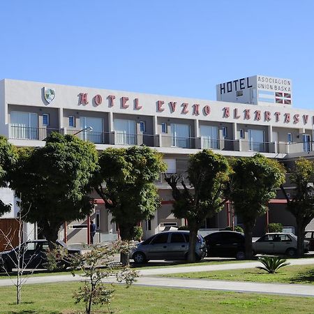 Hotel Euzko Alkartasuna Macachin  Luaran gambar