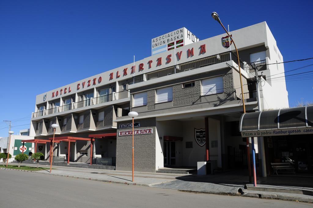 Hotel Euzko Alkartasuna Macachin  Luaran gambar