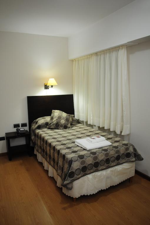 Hotel Euzko Alkartasuna Macachin  Bilik gambar